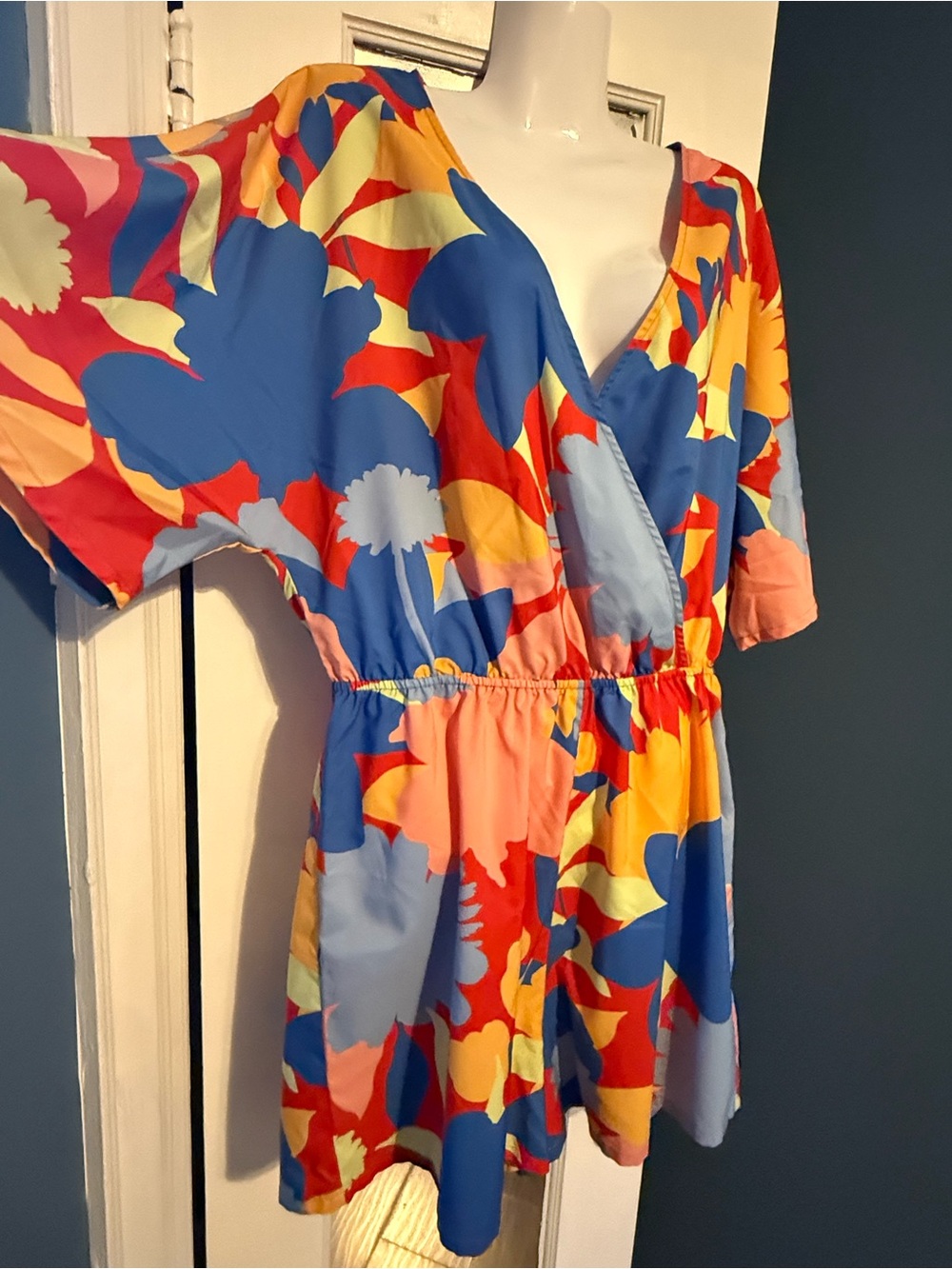 Peter Som Collective Colorful Abstract Floral Wrap Neck Cuffed Romper Size 14